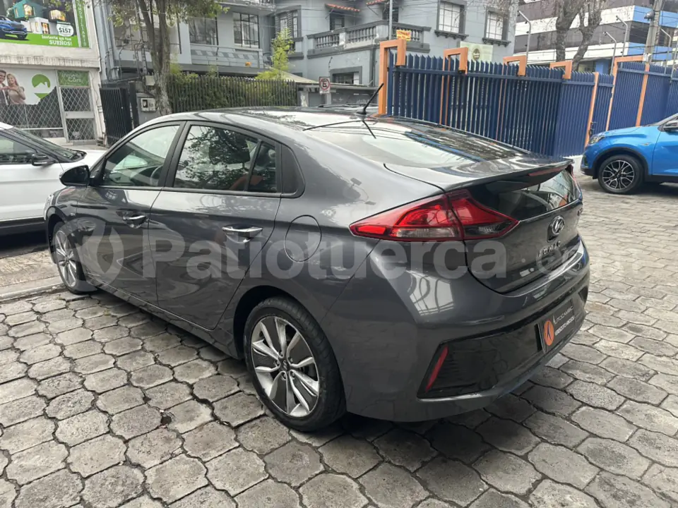 Foto 6 de Hyundai Ioniq Hybrid