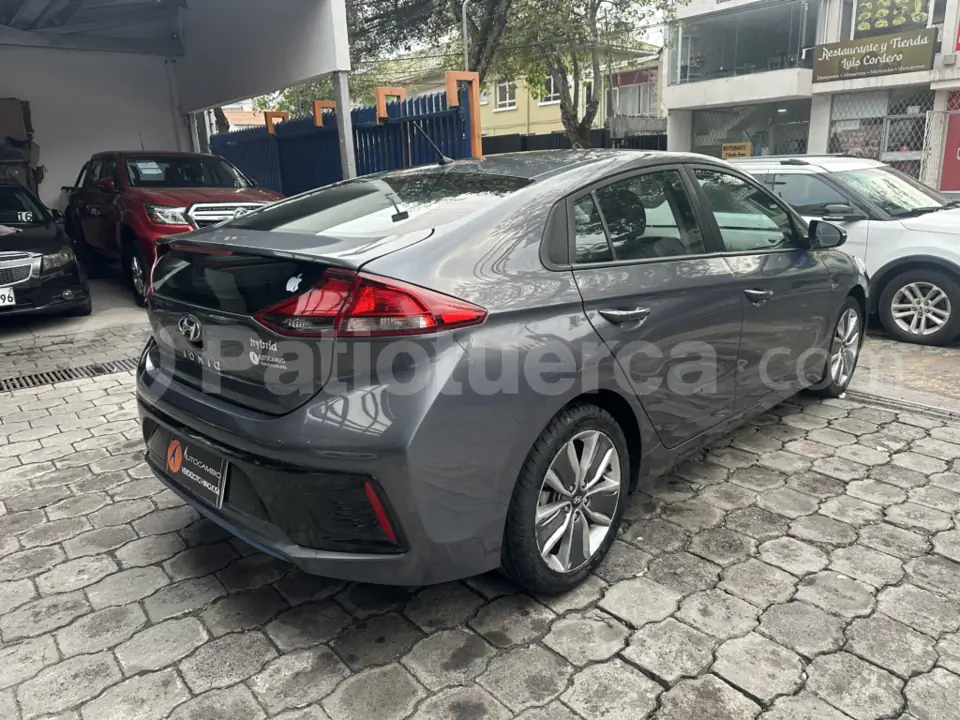 Foto 8 de Hyundai Ioniq Hybrid