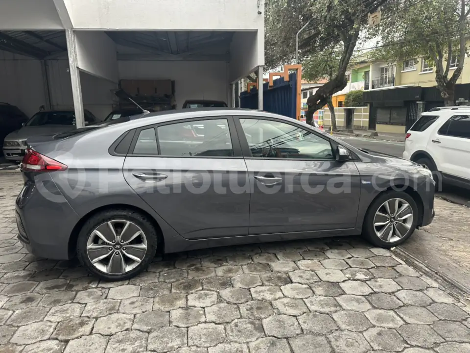 Foto 12 de Hyundai Ioniq Hybrid