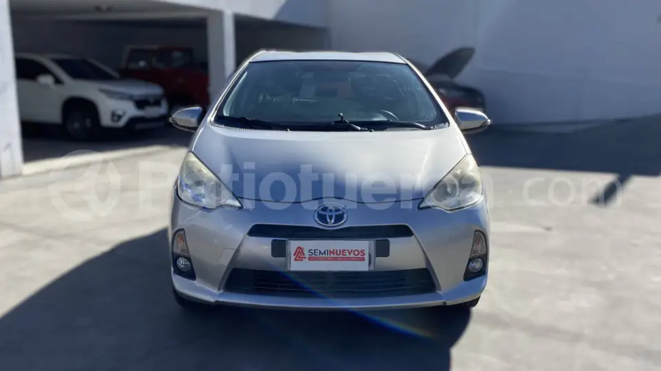Foto 2 de Toyota Prius C Sport