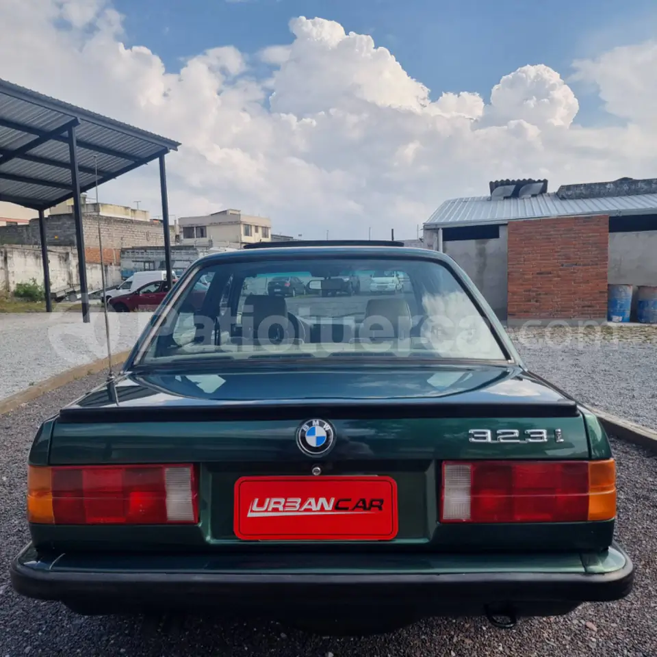 Foto 7 de BMW 323i