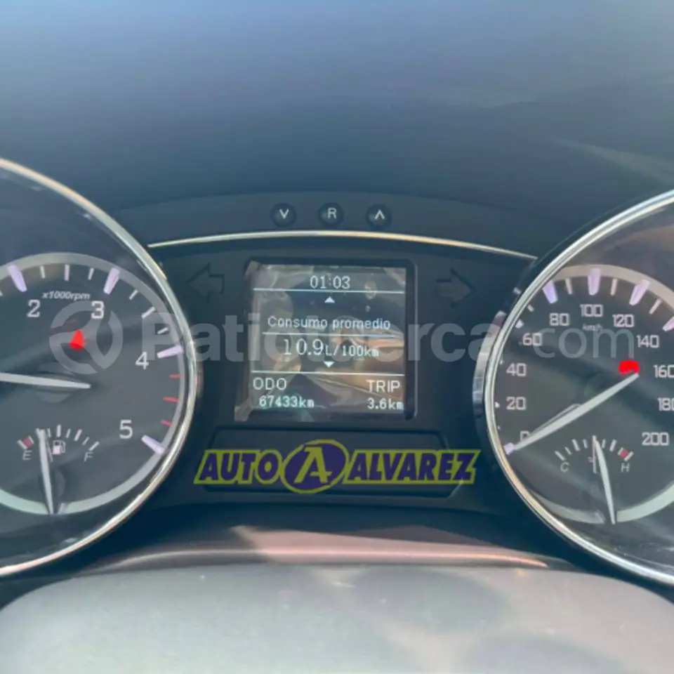 Foto 2 de JAC T8 LUXURY