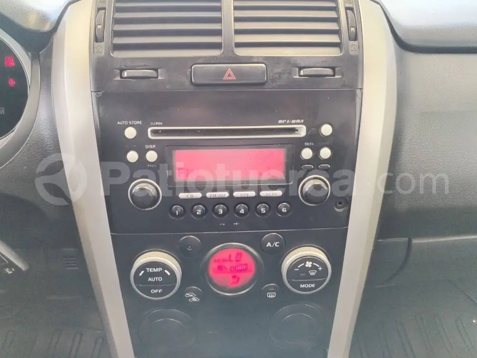 Foto 12 de Suzuki Grand Vitara SZ Next Sport 2.4