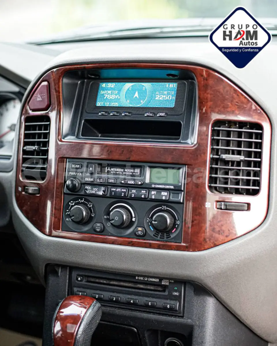 Foto 9 de Mitsubishi Montero Blister