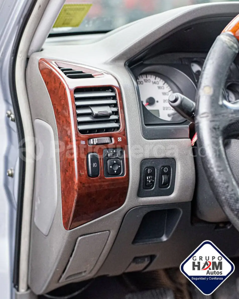 Foto 10 de Mitsubishi Montero Blister