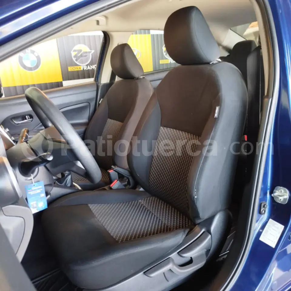 Foto 5 de Nissan Versa Sense