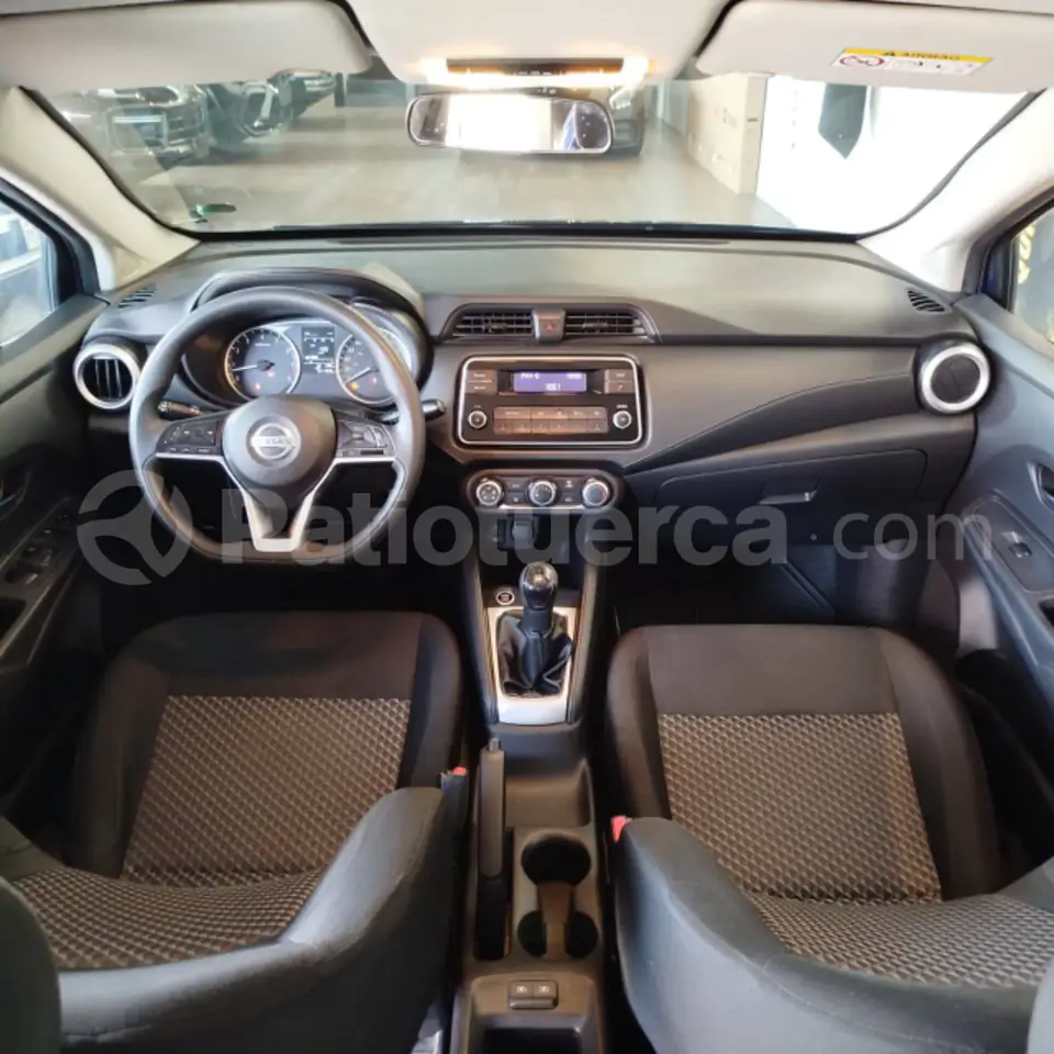 Foto 7 de Nissan Versa Sense