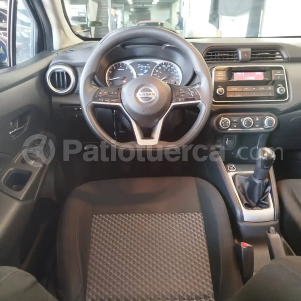 Foto 8 de Nissan Versa Sense