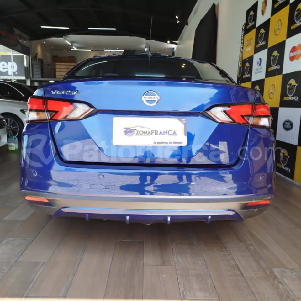 Foto 13 de Nissan Versa Sense