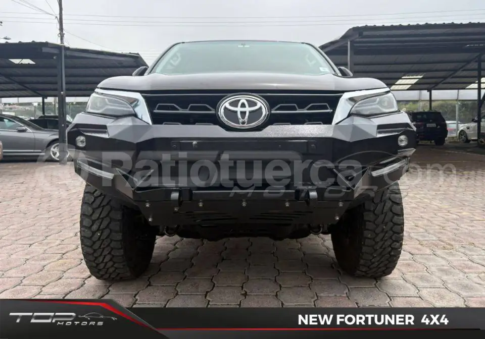 Foto 2 de Toyota Fortuner 4.0