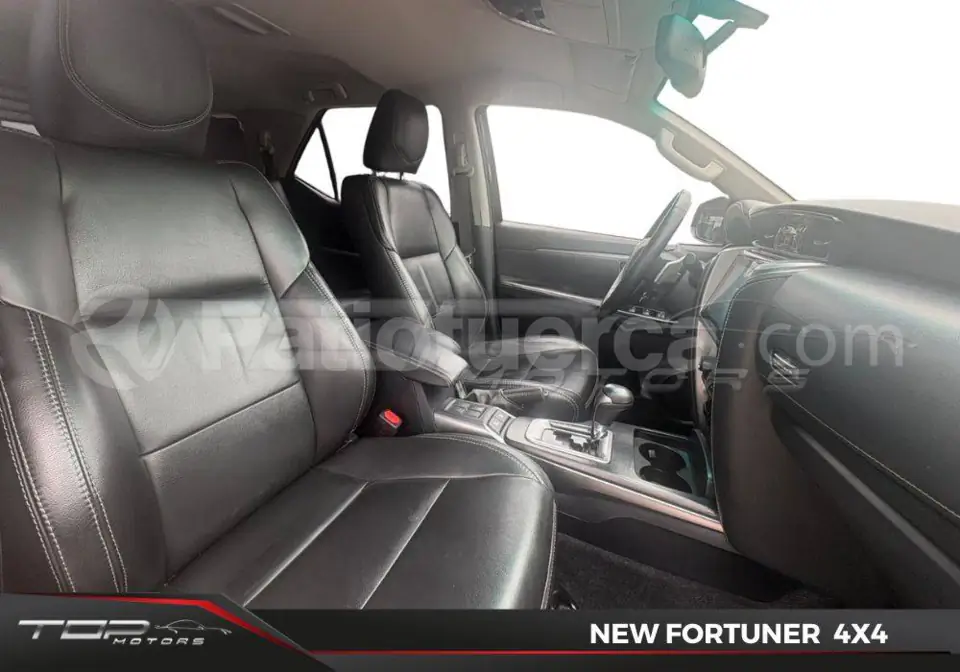 Foto 18 de Toyota Fortuner 4.0