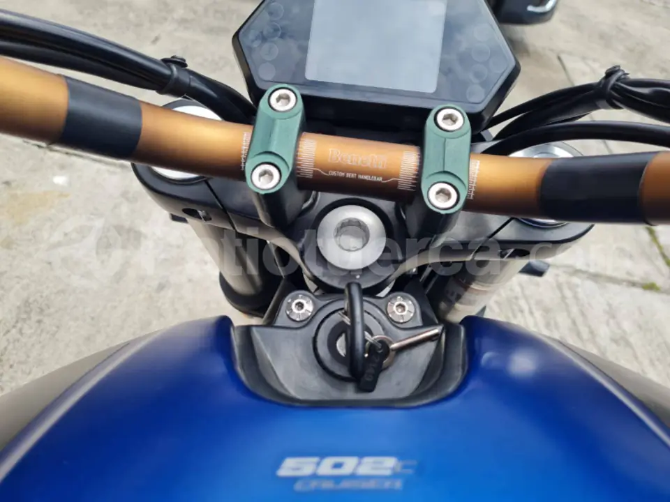 Foto 10 de Benelli 502C