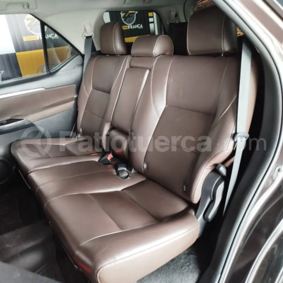 Foto 5 de Toyota New Fortuner