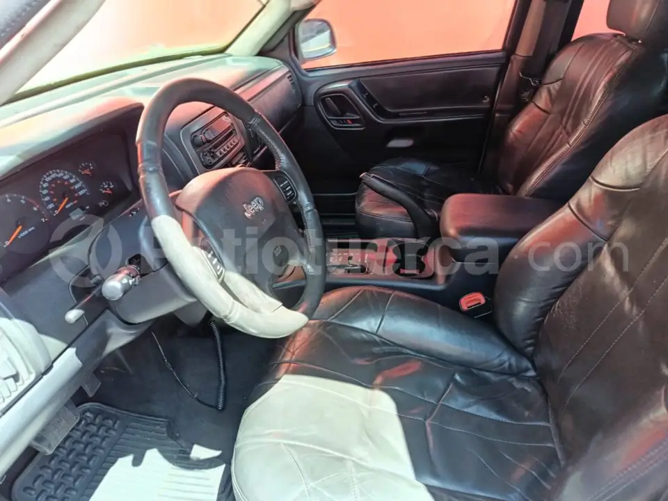 Foto 8 de Jeep Cherokee Laredo