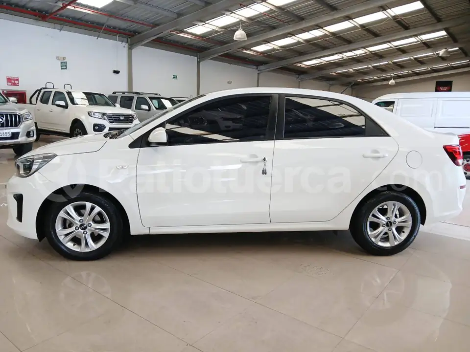 Foto 5 de Kia Soluto LX