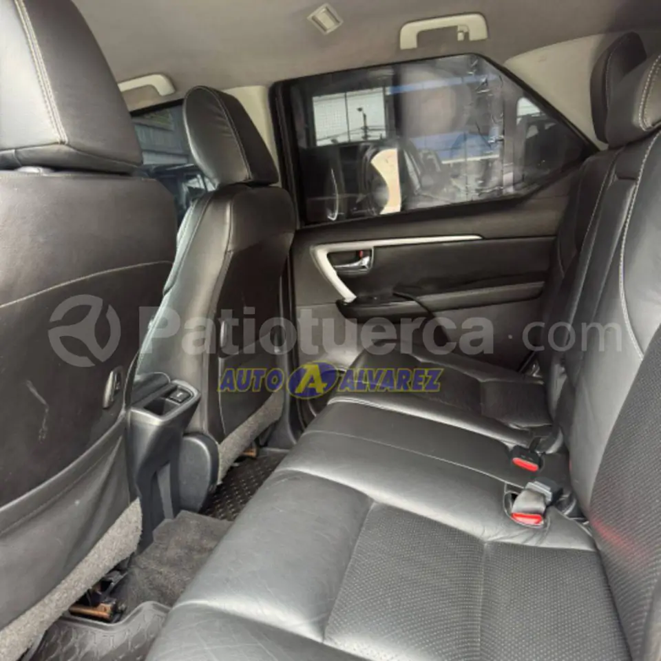 Foto 7 de Toyota Fortuner 4.0