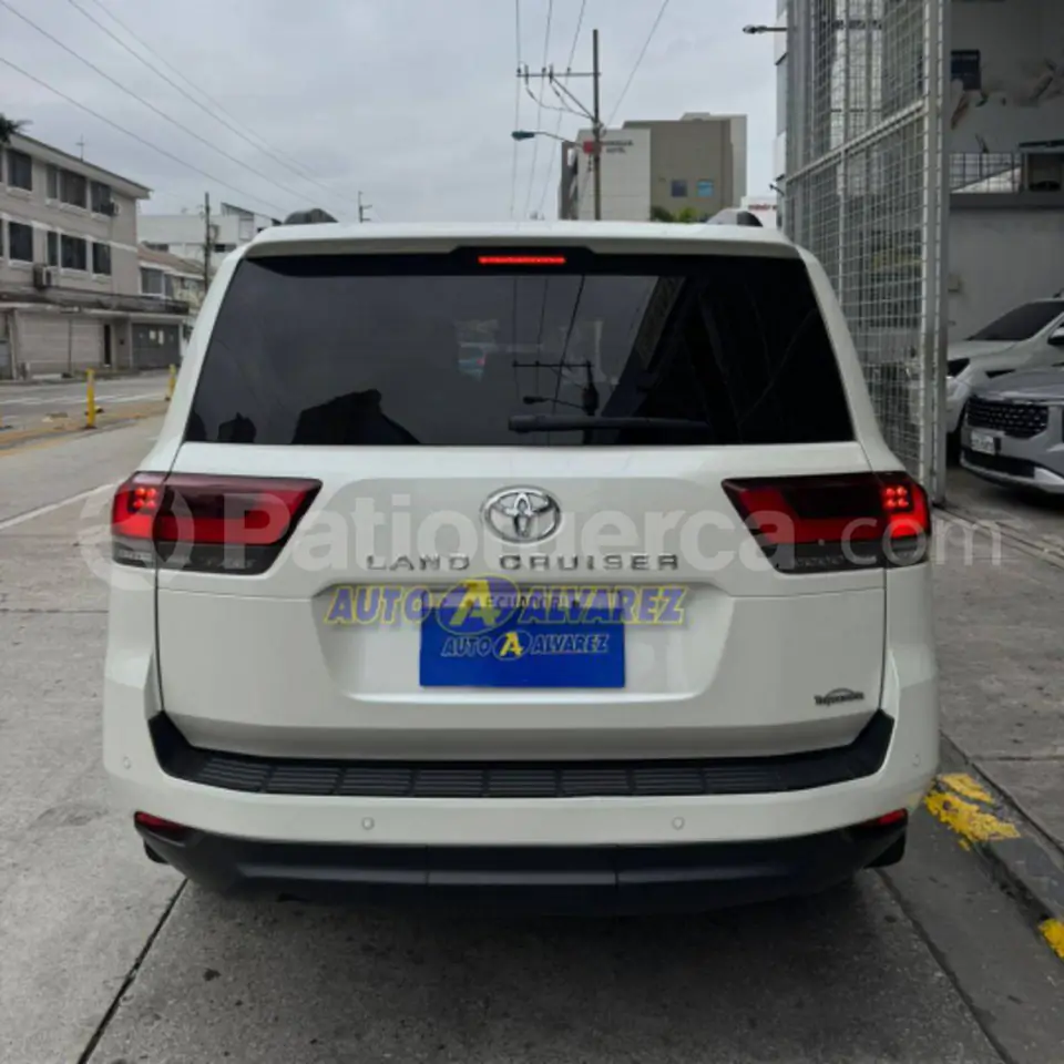 Foto 4 de Toyota Land Cruiser 300