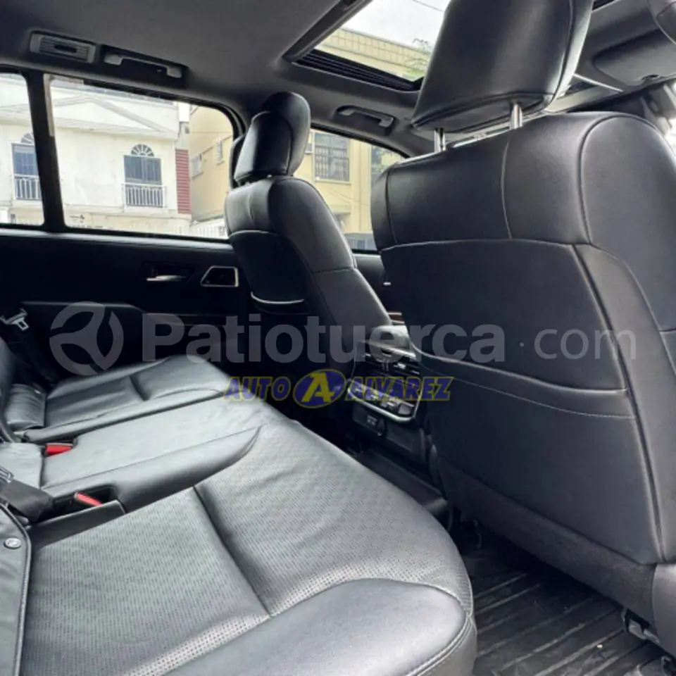 Foto 7 de Toyota Land Cruiser 300