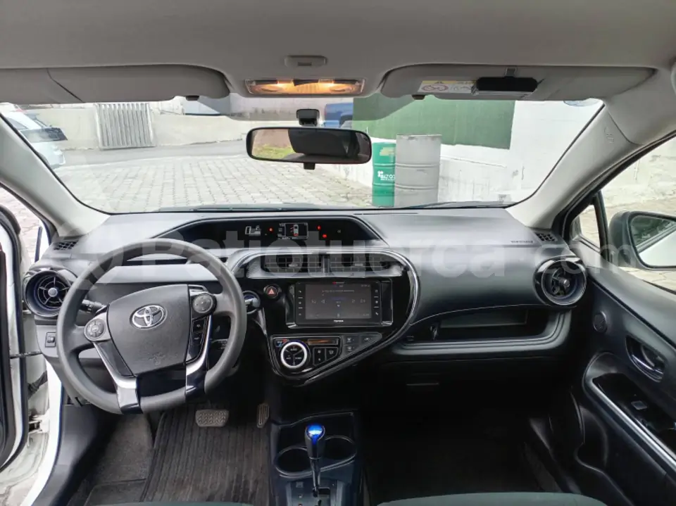 Foto 4 de Toyota Prius C Sport