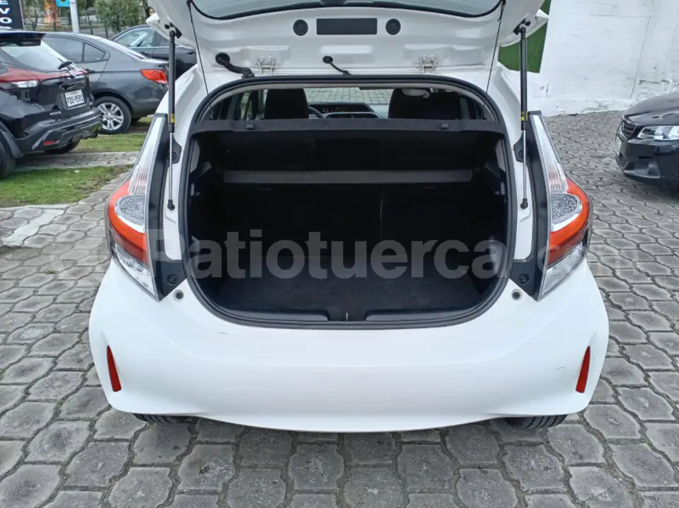 Foto 8 de Toyota Prius C Sport
