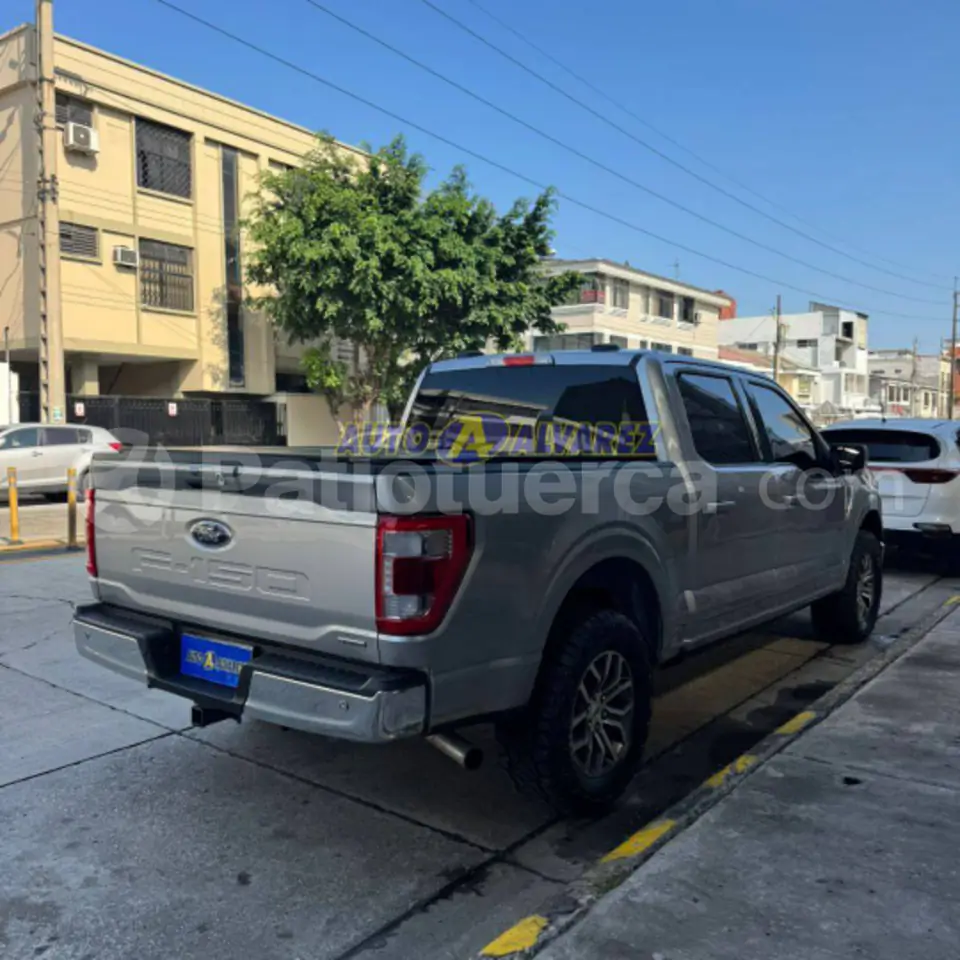 Foto 3 de Ford F150 LARIAT HIBRIDA