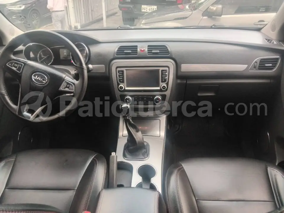 Foto 7 de JAC HFC1037DEV LUXURY