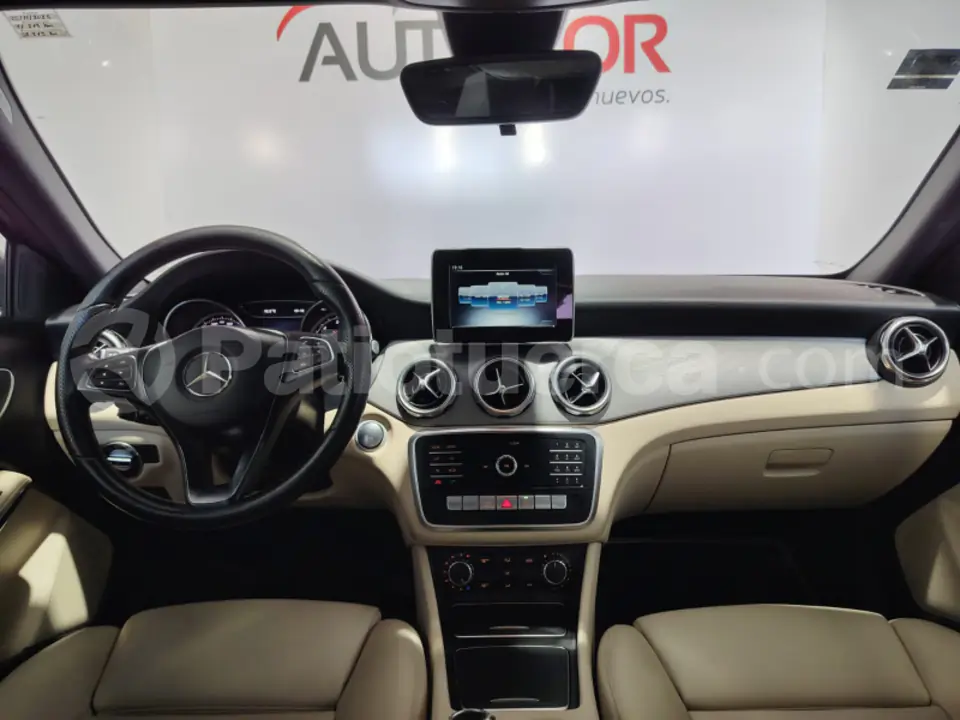 Foto 12 de Mercedes Benz GLA 180