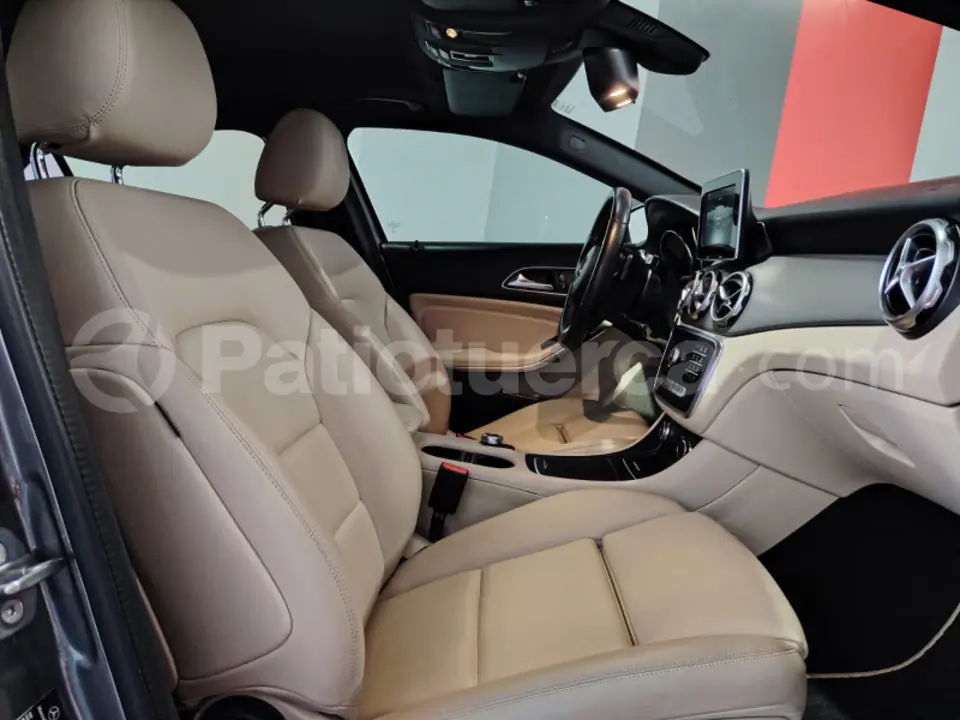 Foto 14 de Mercedes Benz GLA 180