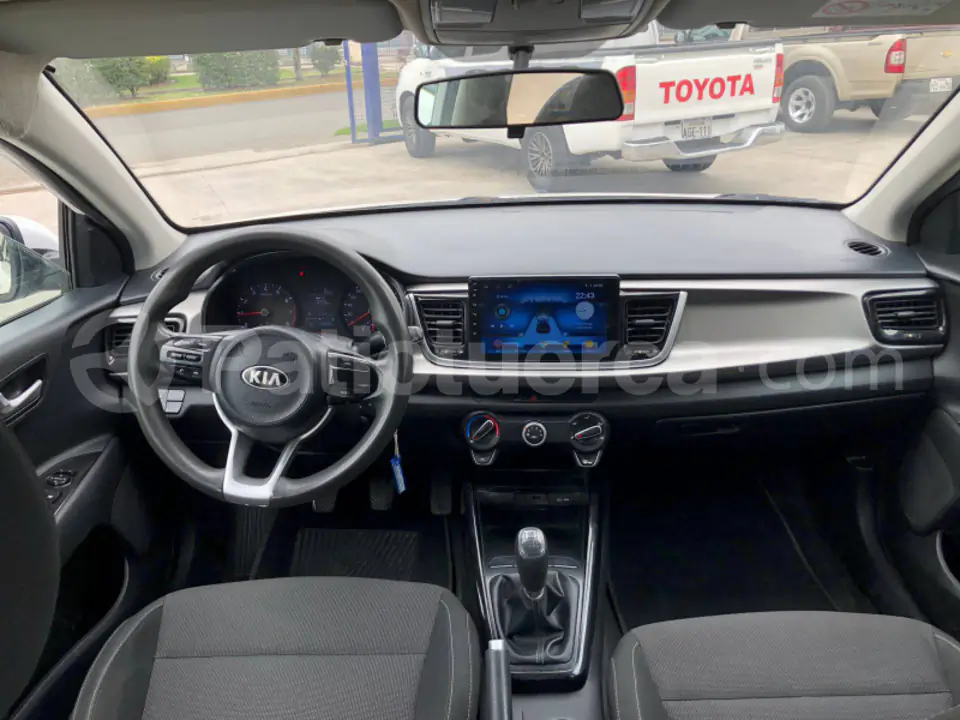 Foto 6 de Kia RIO EX