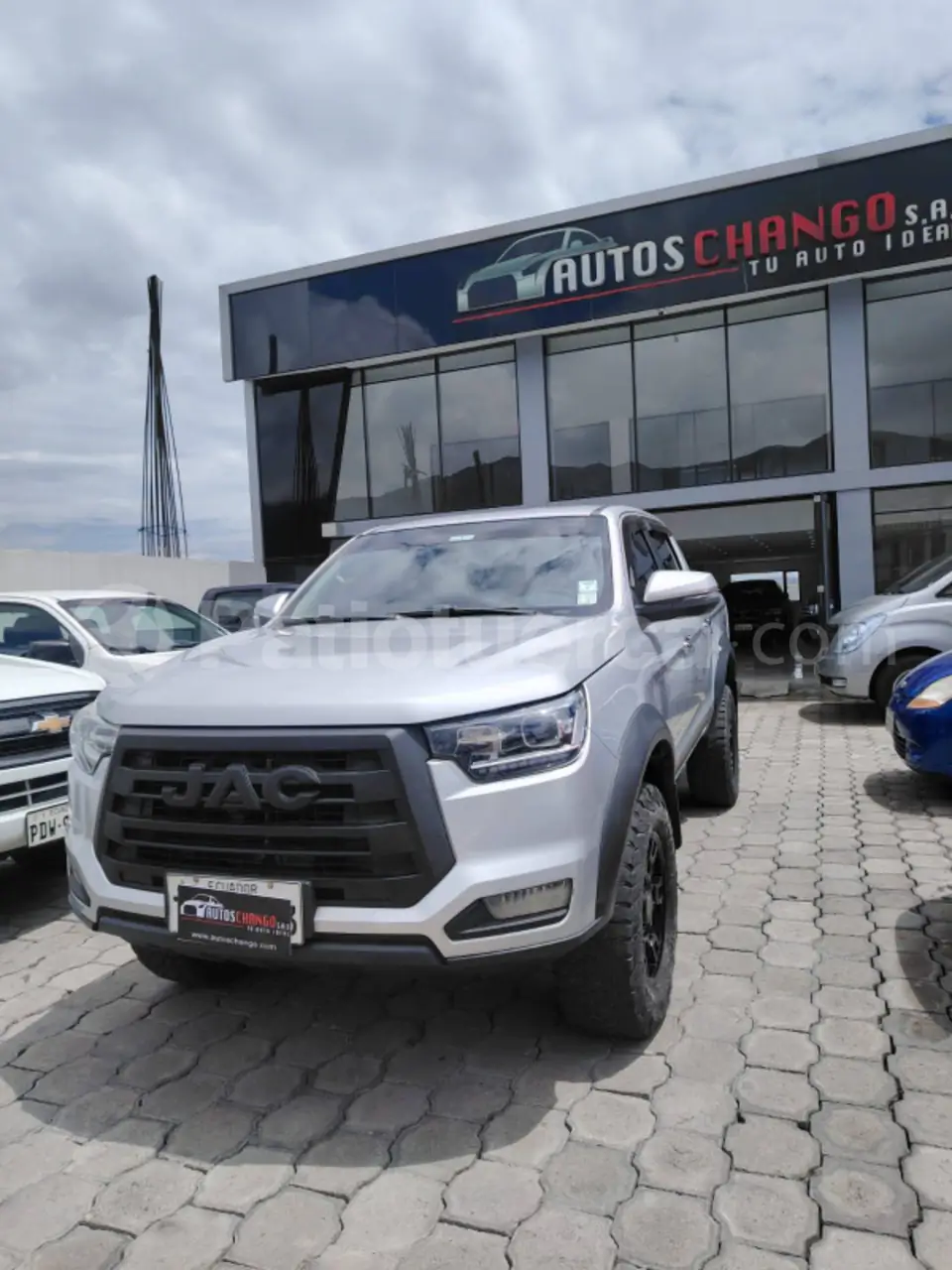 Foto 2 de JAC HFC 1037 DKST