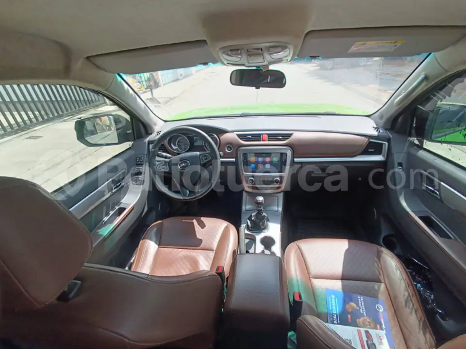 Foto 3 de JAC T8 LUXURY