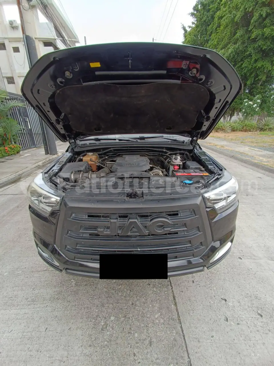 Foto 2 de JAC T8 LUXURY