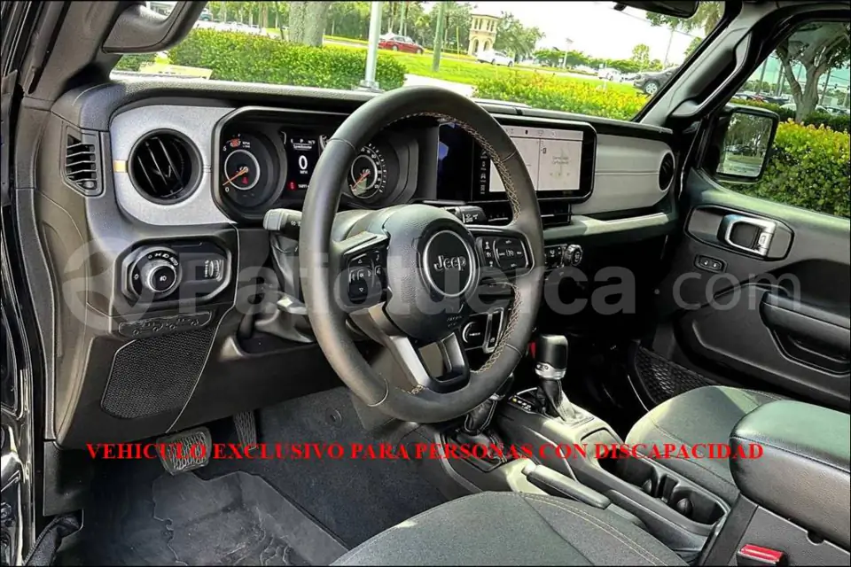 Foto 16 de Jeep Wrangler Sport