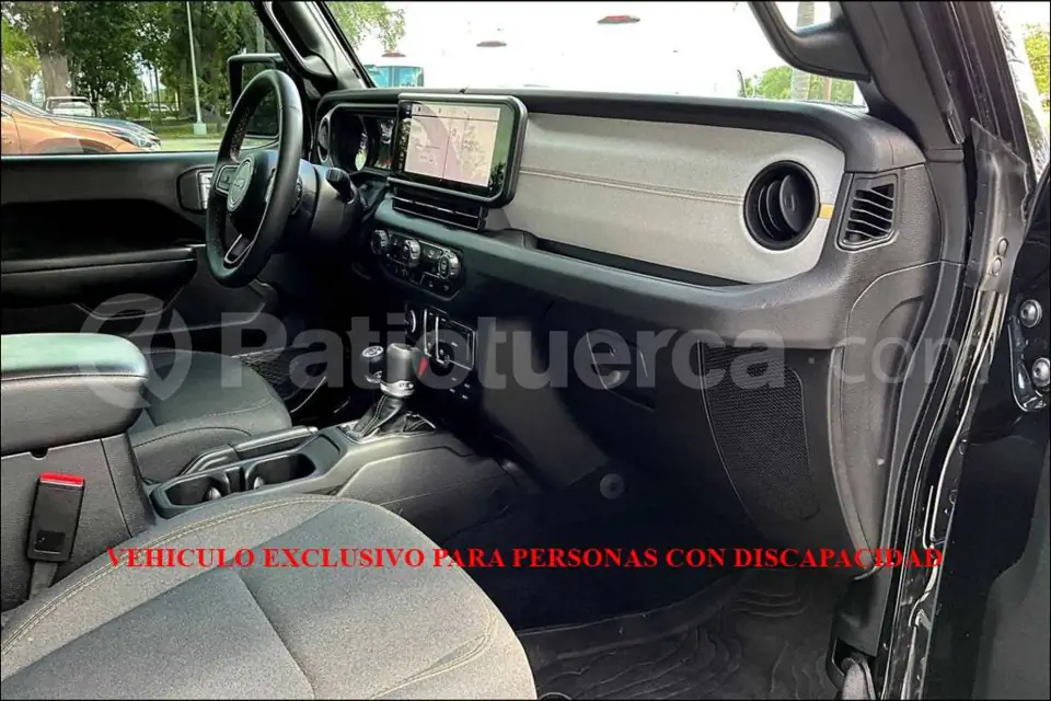 Foto 17 de Jeep Wrangler Sport
