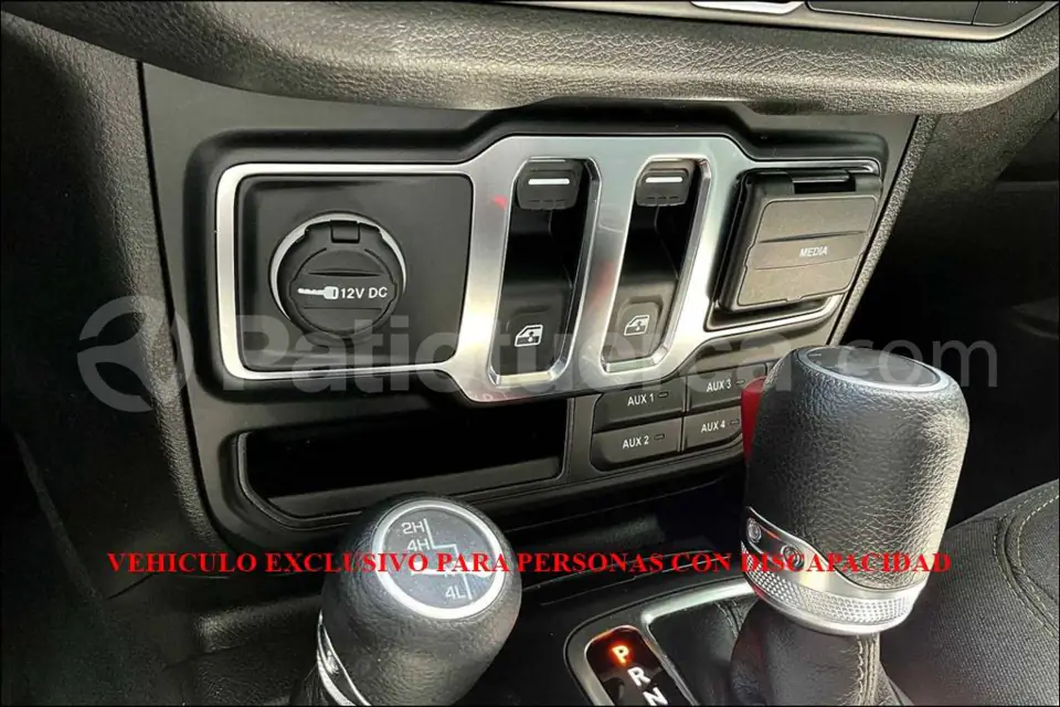 Foto 31 de Jeep Wrangler Sport