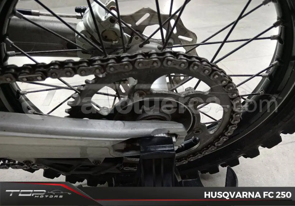 Foto 10 de Husqvarna FC 250