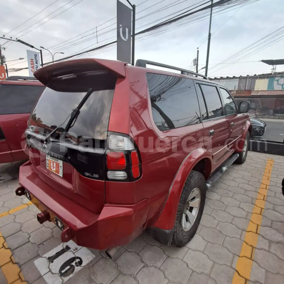 Foto 3 de Mitsubishi Montero Sport Diesel