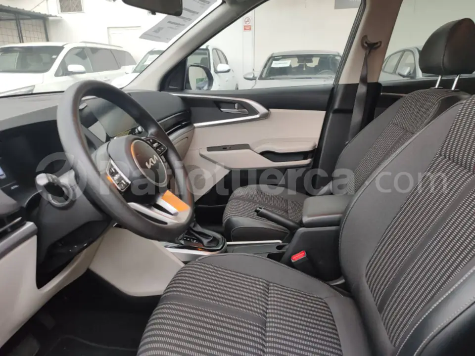 Foto 9 de Kia Carens