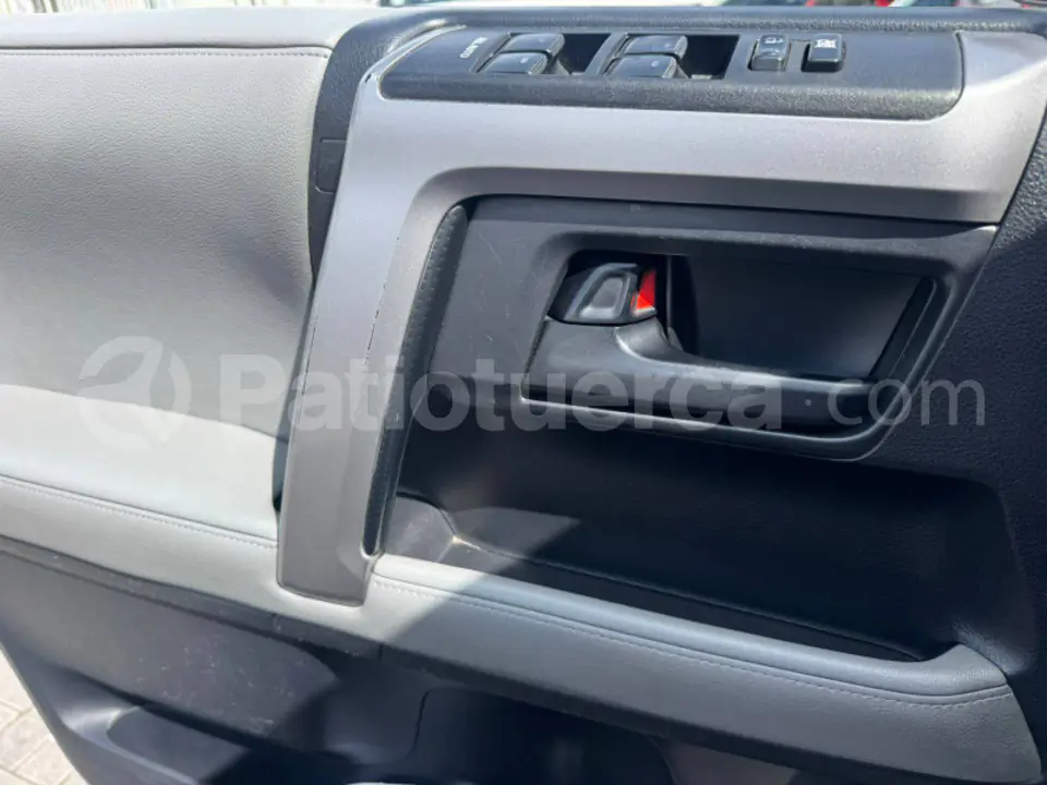 Foto 11 de Toyota 4Runner SR5