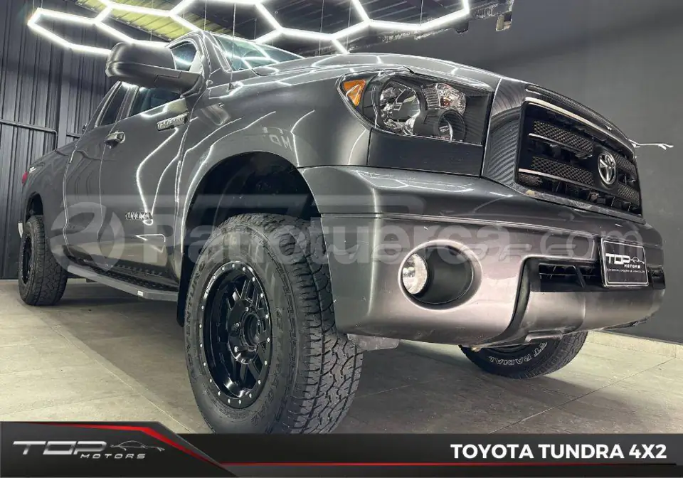 Foto 1 de Toyota Tundra