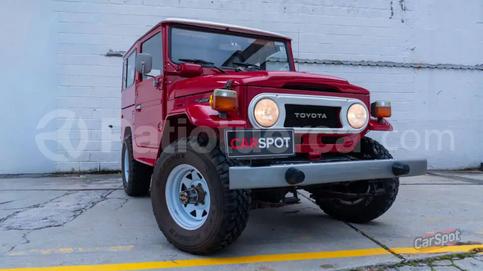 Foto 1 de Toyota Land Cruiser FJ40