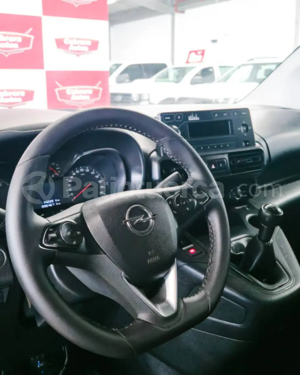 Foto 4 de Opel van  Essentia