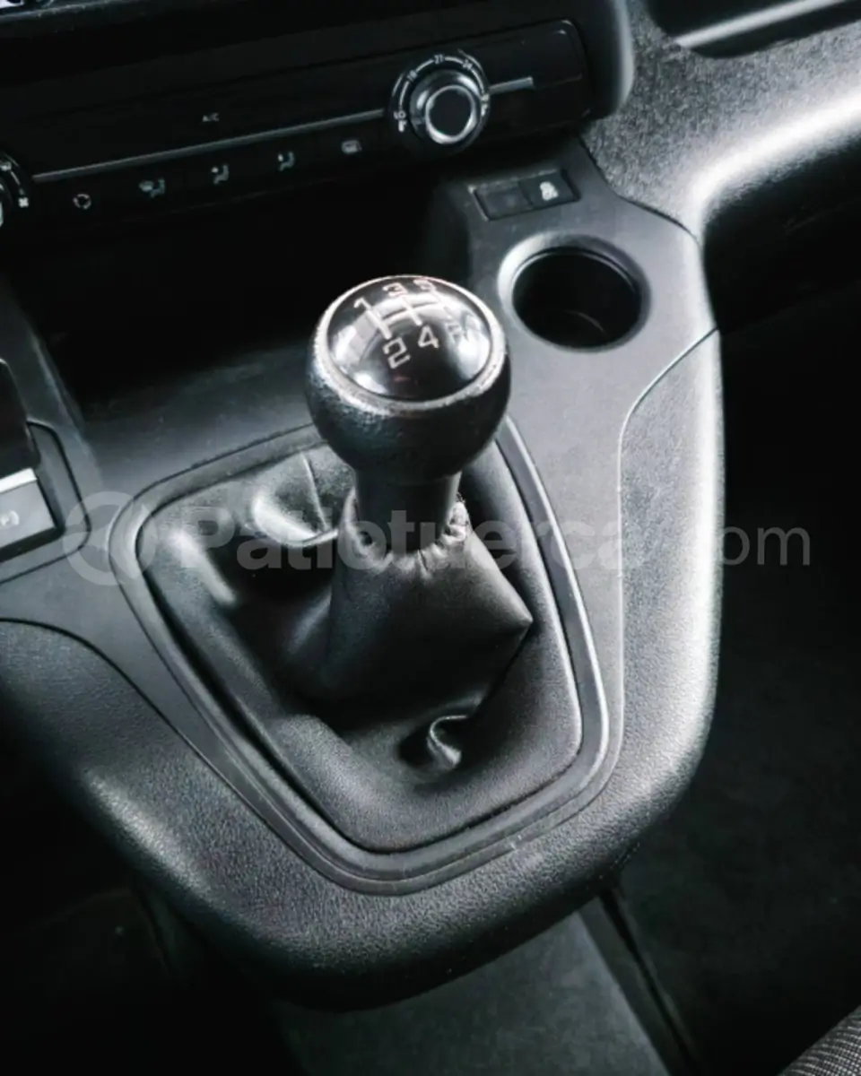 Foto 6 de Opel van  Essentia