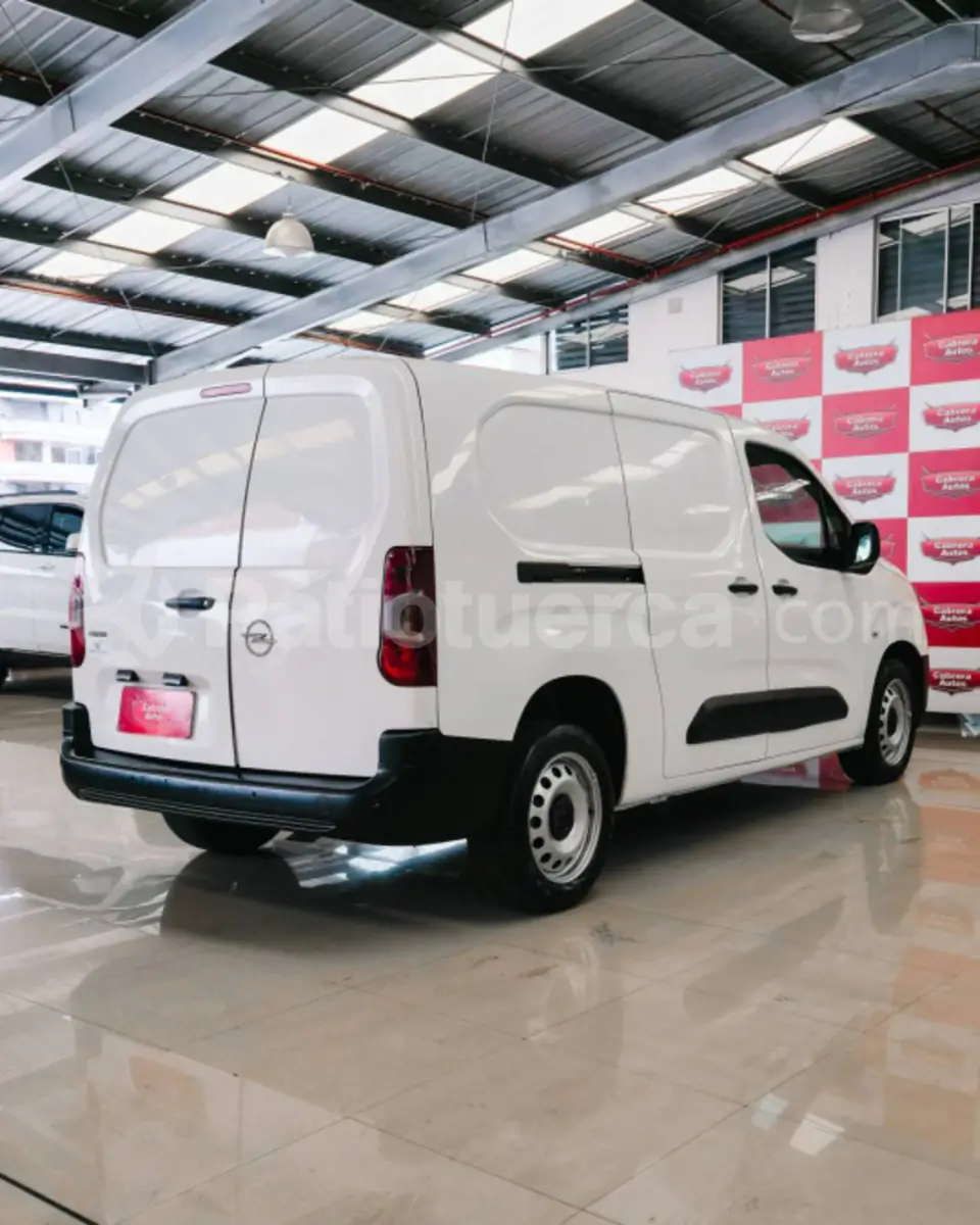 Foto 14 de Opel van  Essentia