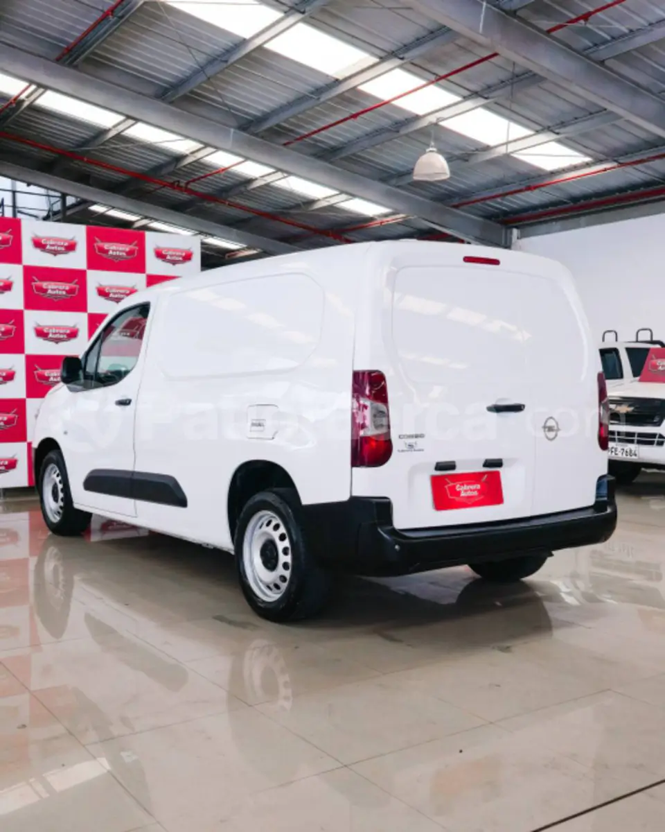 Foto 16 de Opel van  Essentia