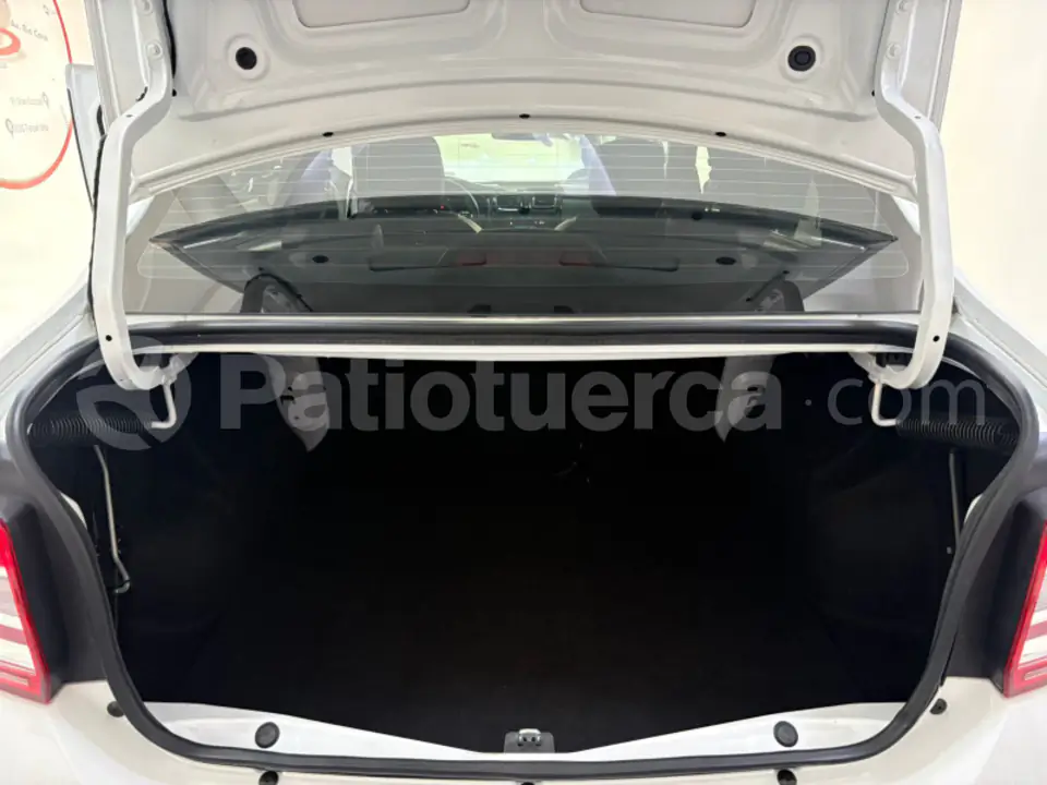 Foto 11 de Renault LOGAN CROSS INTENS