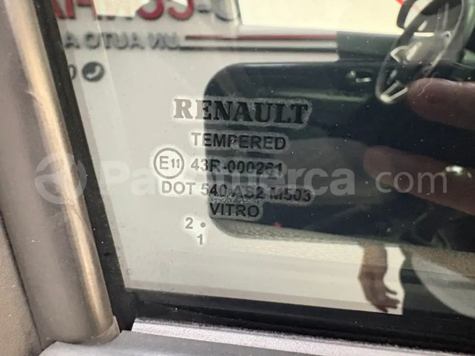 Foto 32 de Renault LOGAN CROSS INTENS