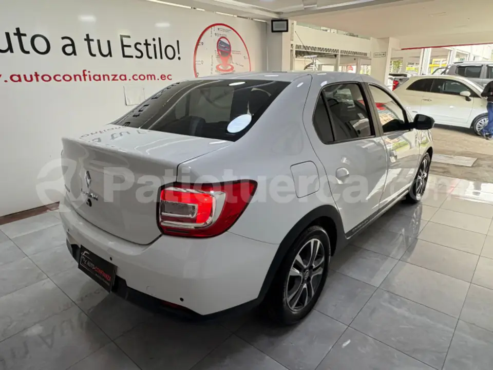 Foto 10 de Renault LOGAN CROSS INTENS