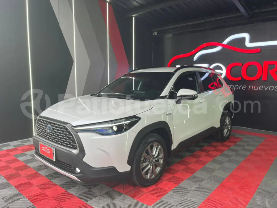 Foto 1 de Toyota Corolla Cross Mid