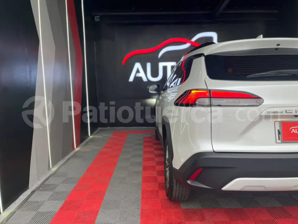 Foto 10 de Toyota Corolla Cross Mid